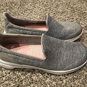 Sketchers Air Cooled Goga Mat slip on Grey Women's Walking Shoes Size 9